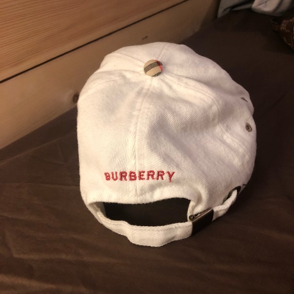 SOLD❗️Small/Youths Burberry Baseball Cap - Picture 2 of 8